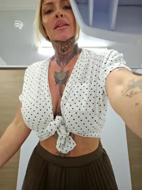YourMommyBlair